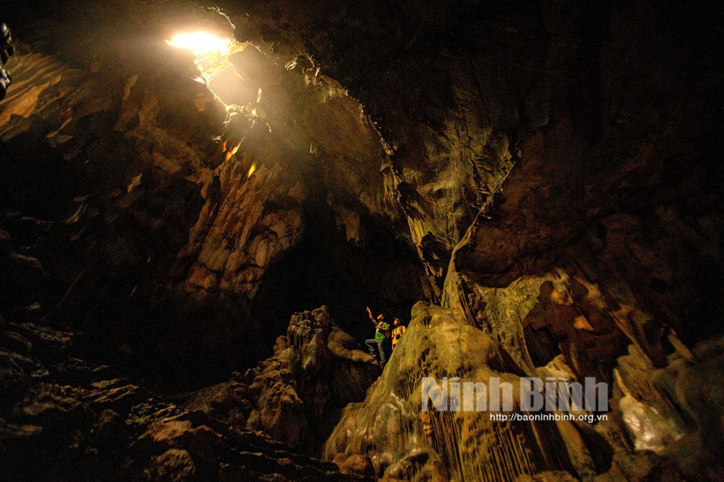 động Vân Trình, Ninh Bình