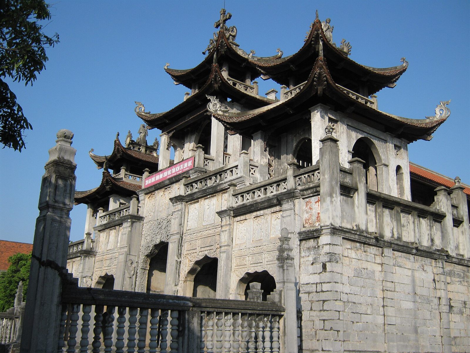 nhà thờ đá Phát Diệm — Phát Diệm Church