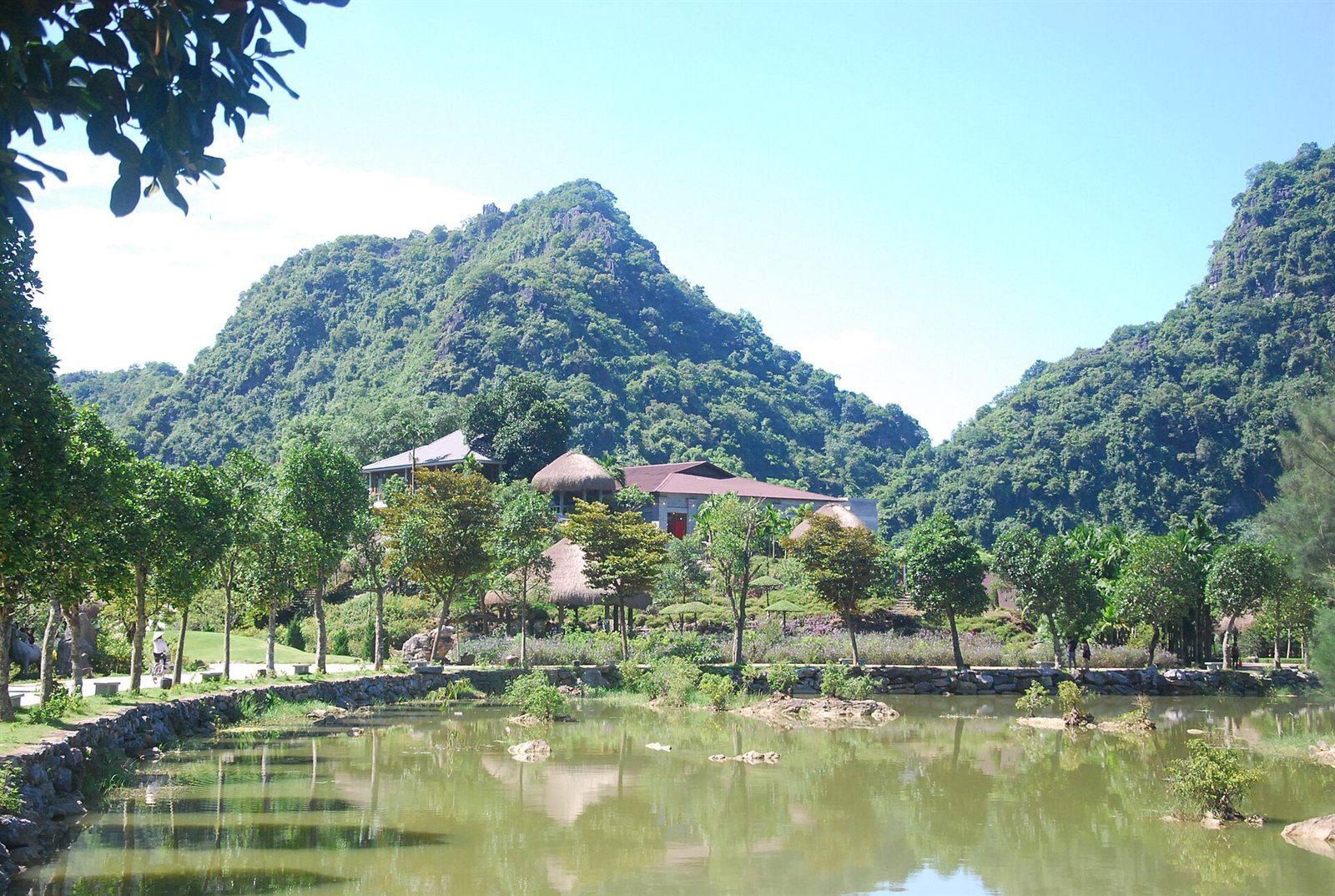 Thung Nham — Phong cảnh Khu du lịch sinh thái Thung Nham ở Ninh Bình