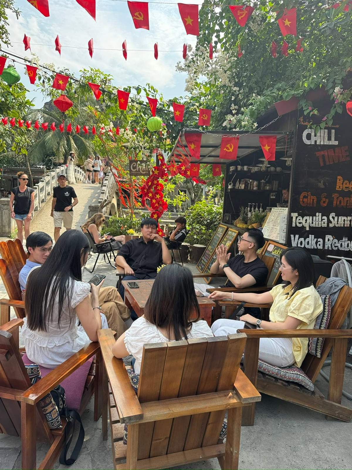 Chill' Cafe Tam Cốc Drink & Food — một góc (ảnh từ fanpage Chill'Cafe Tam Cốc)