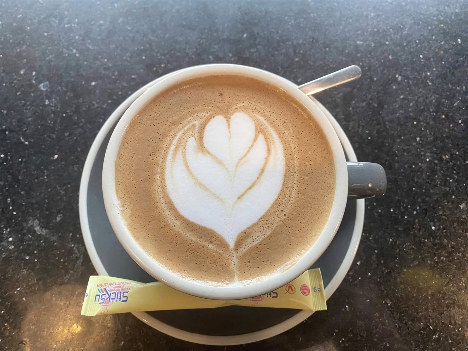 Sunshine Books Coffee — đồ uống (ảnh từ fanpage Sunshine Books Coffee NB (5,9k theo dõi))