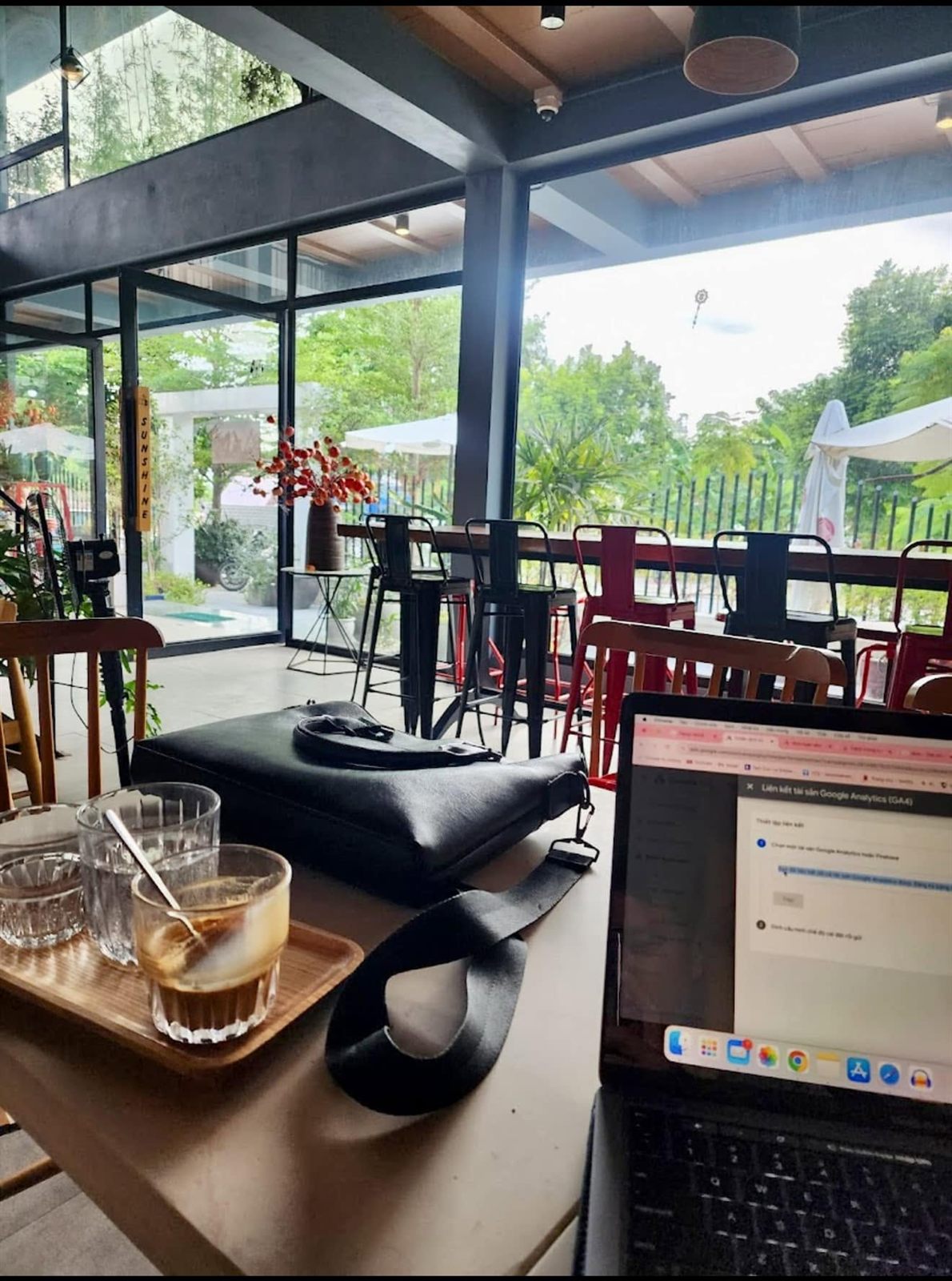 Sunshine Books Coffee — chi tiết (ảnh từ fanpage Sunshine Books Coffee NB (5,9k theo dõi))