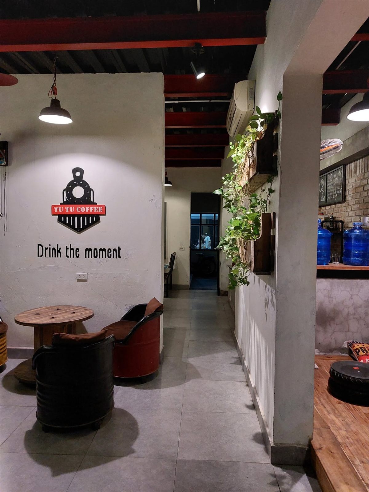 Tu Tu Coffee — một góc (ảnh từ fanpage Tutucoffeenb (TuTuCoffee NinhBinh, 7,6k follow))