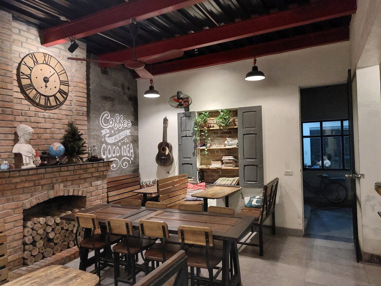 Tu Tu Coffee — chi tiết (ảnh từ fanpage Tutucoffeenb (TuTuCoffee NinhBinh, 7,6k follow))