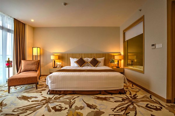 Phòng Suite giường King — The Reed Hotel Ninh Bình