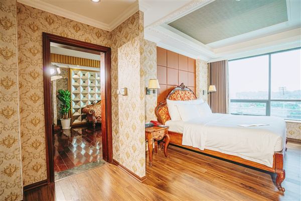Phòng Suite King — The Vissai Hotel